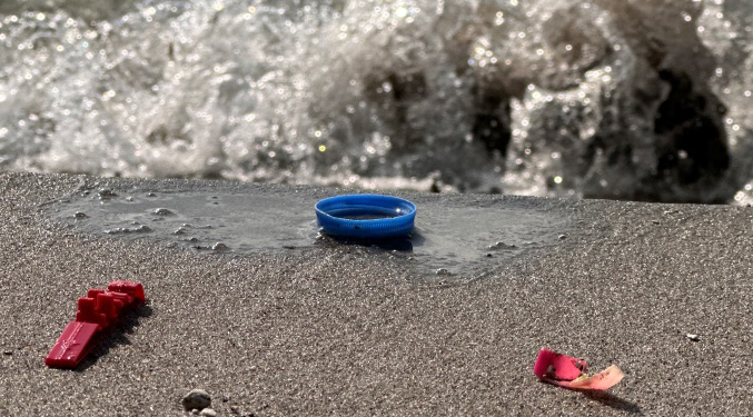 Mikroplastikler; Kendisi Mikro Etkisi Makro