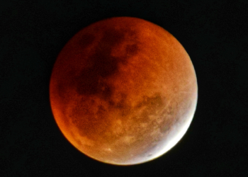 İstanbul’da Kanlı Ay Tutulması Gözlemlendi