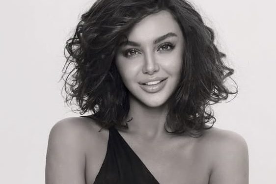 Modanın Yıldızı Yasemin Yılmaz: “Old Money Stili Bu Kışın Trendi”