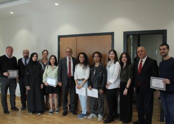 İstanbul Üniversitesi İletişim Fakültesi Dereceli Mezunlarına Belge Takdim Edildi