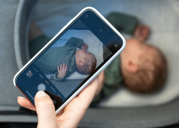 Çocuk İşçiliğin Dijital Hâli: “Hiçbir Çocuk Ebeveyninin Çantası Değildir” 