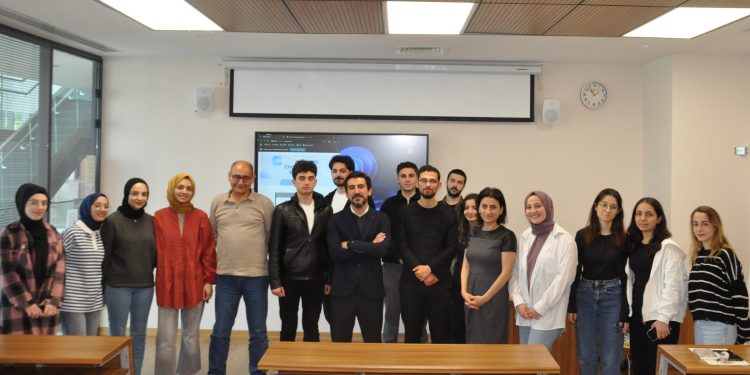 Anadolu Ajansı Teyit Hattı Müdürü Ömer Faruk Görçin İletişim Fakültesine Konuk Oldu