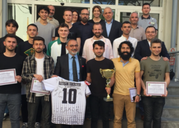 Şampiyon İletişim Fakültesi Futbol Takımına teşekkür belgesi
