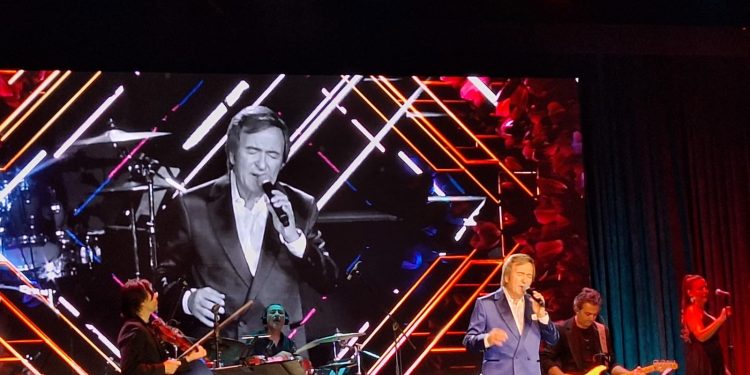 BOSTANCI’DA EROL EVGİN RÜZGARI