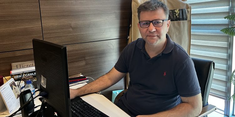 Televizyon Haberciliğinin İç Yüzü: Gündemden Mutfağa Bir Gün