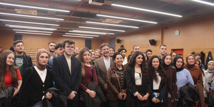 Kanal D Ana Haber Spikeri Deniz Bayramoğlu ile Televizyon Haberciliği Atölyesi Gerçekleştirildi