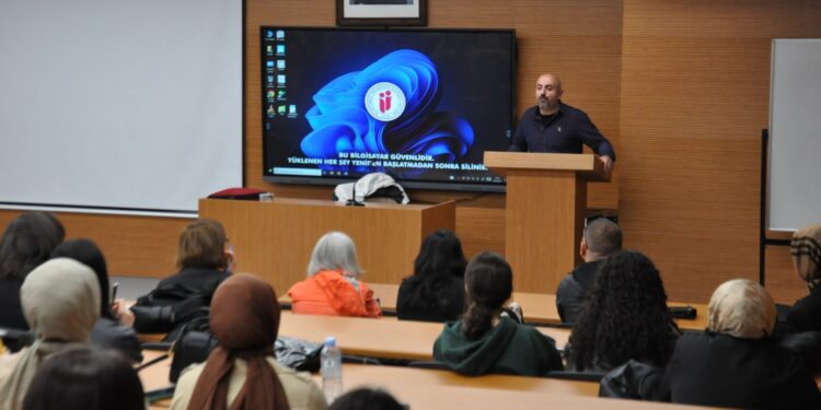 Prof. Dr. Kurtul Gülenç’ten Frankfurt Okulu Dersi