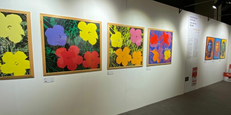 Warhol’un Dünyası – Pop Art’ın İkonu Sergisi AKM’de Sanatseverlerle Buluşuyor
