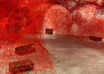 İstanbul Modern’de Chiharu Shiota’nın ‘Dünyalar Arasında’ Sergisi Açıldı