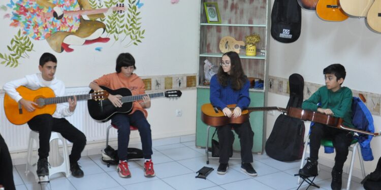 Yeteneğin Sanatla Buluştuğu Bir Okul: Barbaros Güzel Sanatlar Akademisi