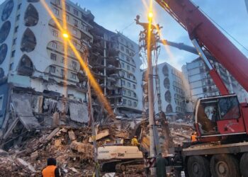 “Çocuklarını arayan insanları gördükten sonra kendini depremzede olarak tanımlayamıyorsun”