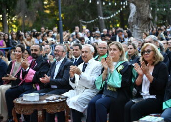 İstanbul Üniversitesi’nde Mezuniyet Coşkusu Edebiyat Fakültesi ile Başladı