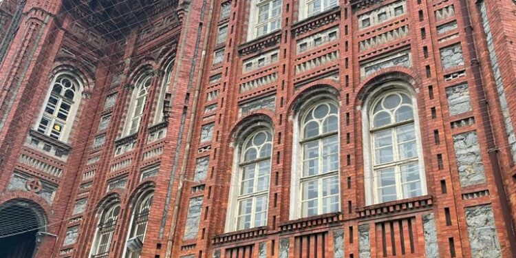 Kırmızı Okul’da Noel Kermesi Gerçekleştirildi