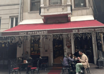 Profiterolün Mucidi: İnci Pastanesi