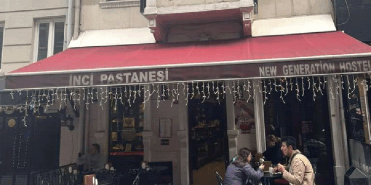 Profiterolün Mucidi: İnci Pastanesi