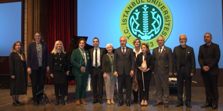 Öğretmenler Günü’nde Geleneksel Ezgilerin Esintisi