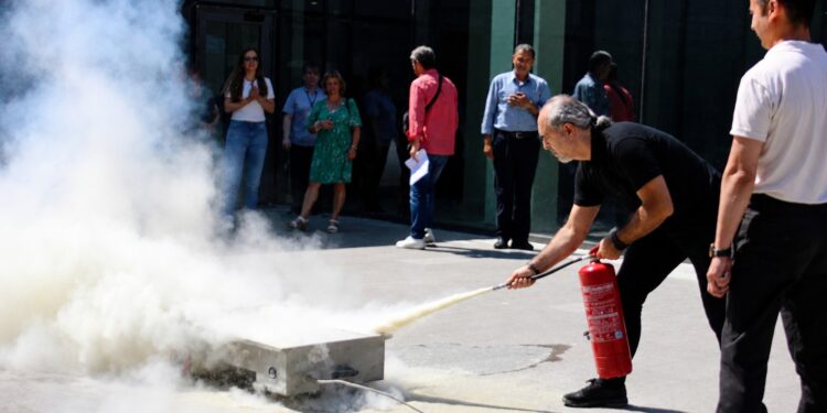 İstanbul Üniversitesi İletişim Fakültesi Personeline Yangın Güvenliği Eğitimi