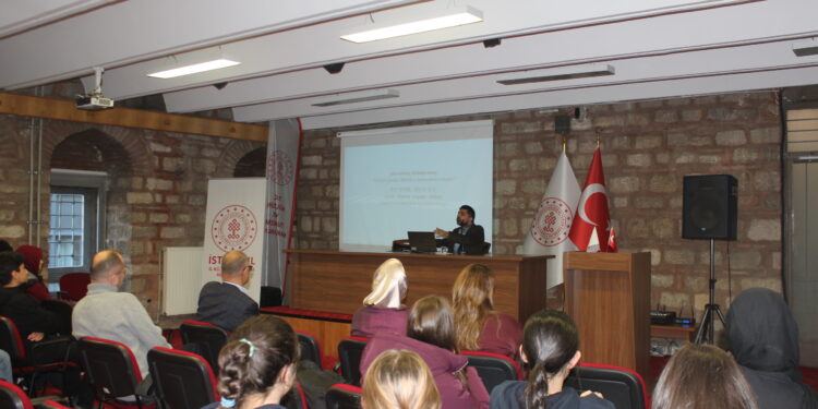 Türkçenin Yolculuğu: Yazıttan Emojiye