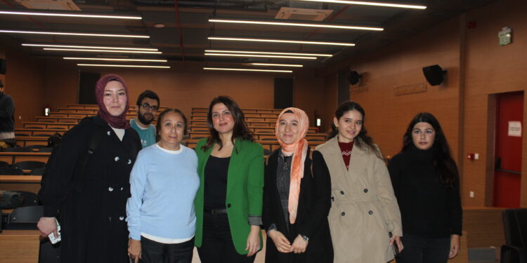 Dijital Çağda Medya Okuryazarlığı ve Çok Yönlülük