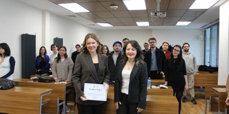 Kamu Diplomasisi Perspektifinden ABD – İran Gerilimi