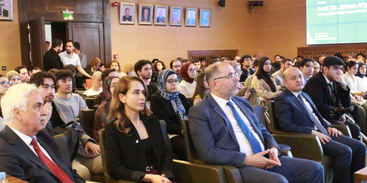MSÜ Rektörü Erhan Afyoncu Öğrencilerle Buluştu
