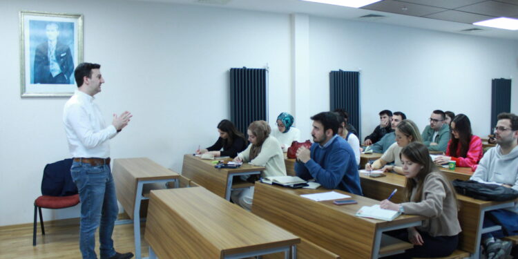 Dijital Diplomasi Perspektifinde İran- ABD ve İsrail Savaşı