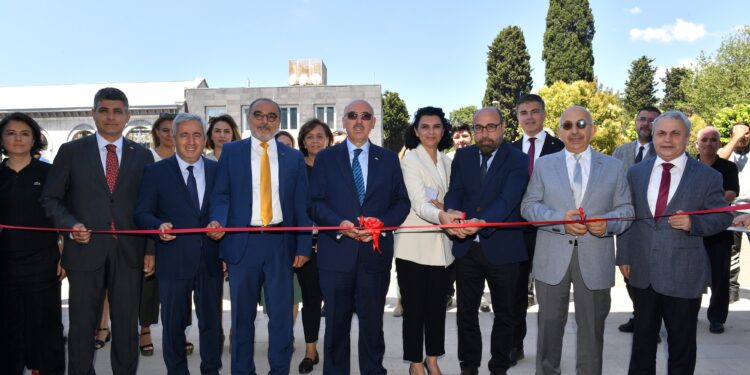 İÜ İletişim Fakültesi’nin Yeni Binası Açıldı