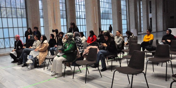 Modern Toplumun Krizi: “Bağımlılık Semineri” Düzenlendi