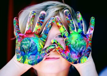 Onlar Farklı Değil, Özel