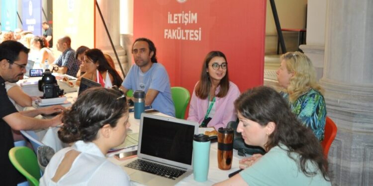 İstanbul Üniversitesi Tanıtım Günleri Devam Ediyor