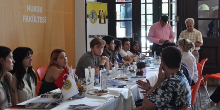 İstanbul Üniversitesi Tanıtım Günleri Tamamlandı