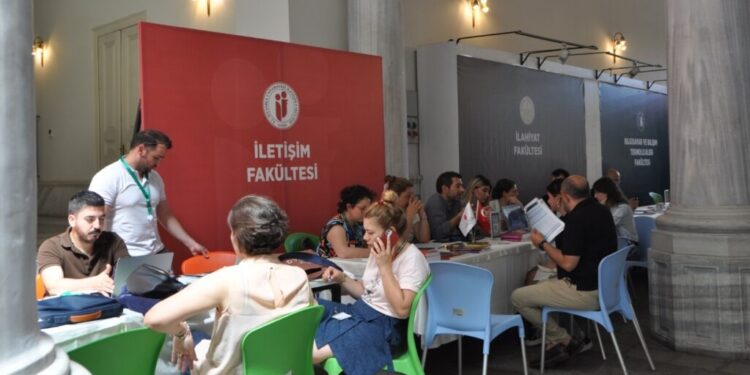 İstanbul Üniversitesi Tanıtım Günleri Başladı