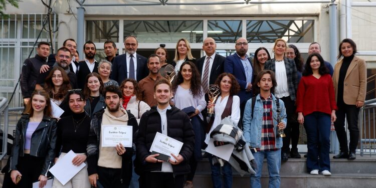 TRT Geleceğin İletişimcileri Yarışması’nda Ödül Alan Öğrencilere Teşekkür Belgesi Verildi