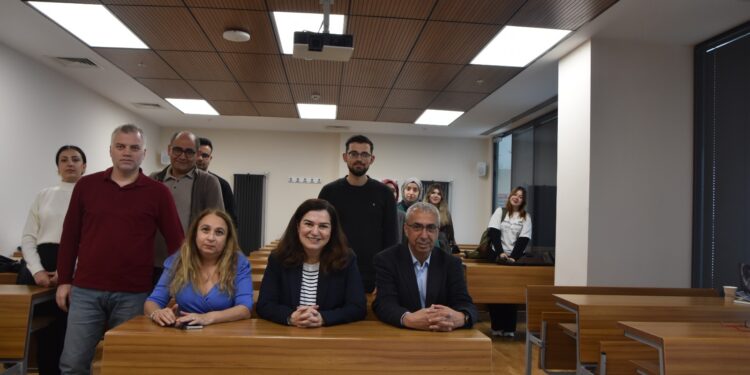 Sosyal Medya Haberciliğinin Dönüşümü Ele Alındı