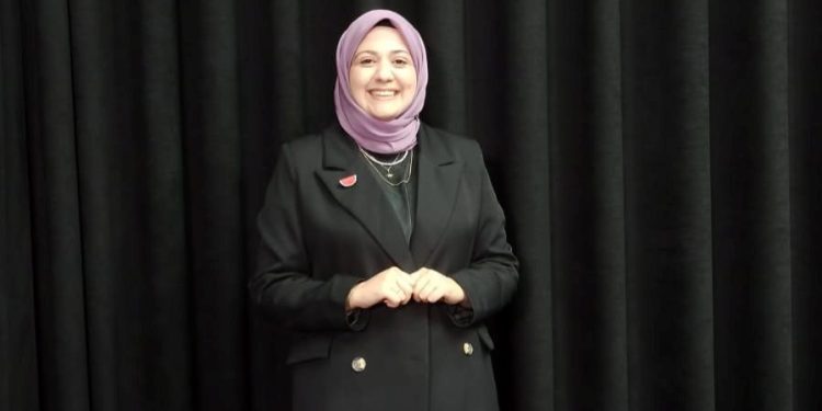 Yazar Betül Yarız: “Metafor Çocuklar İçin Bir Kurtarıcıdır”